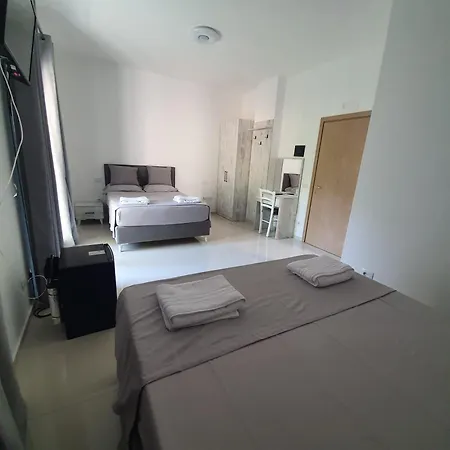 33 Hotel 4*