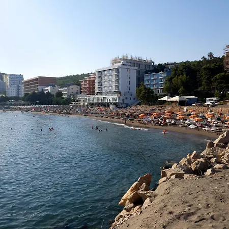 33 Hotel 4*