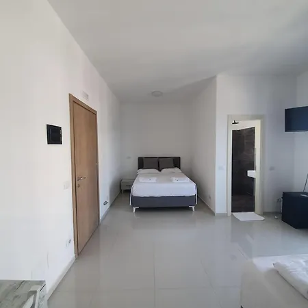 Hotel 33 Shengjin